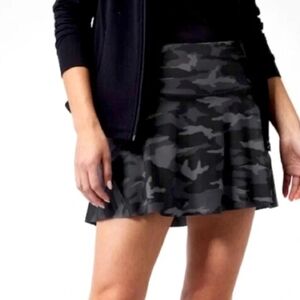 L • Athleta • Ace Camo Printed Tennis Skort 15.5" - Black and Gray